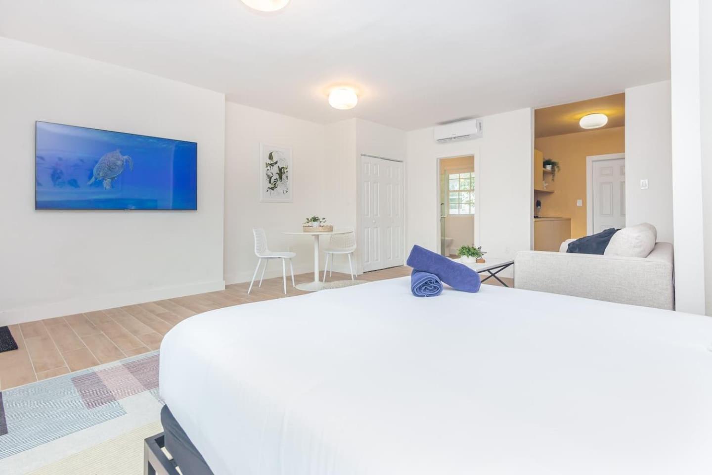 Large Stylish Studio Apartment In El Portal #3 迈阿密 外观 照片