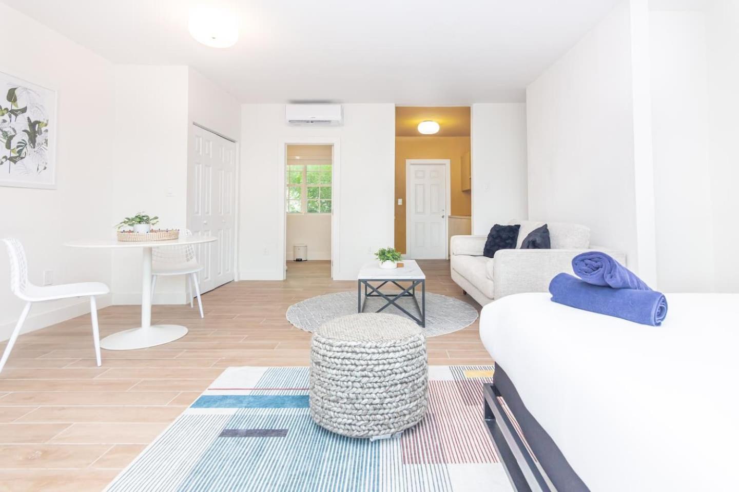 Large Stylish Studio Apartment In El Portal #3 迈阿密 外观 照片